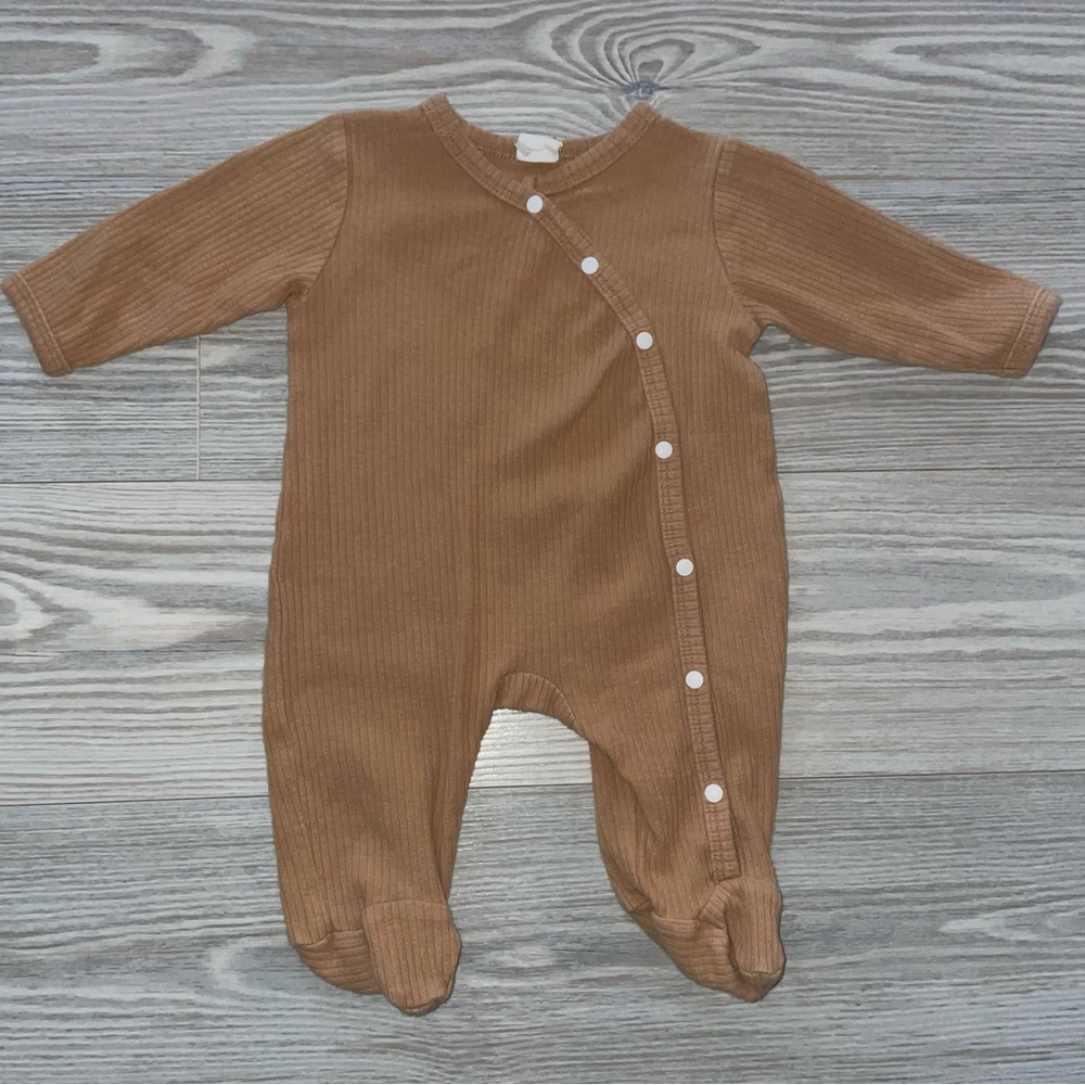 SHEIN Baby Boys Sleep and Play Sleeper Size 0–3 Months
